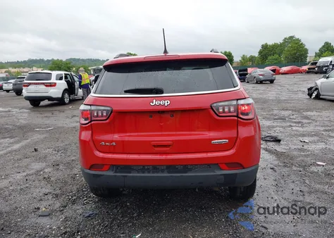 2018 Jeep Compass Latitude 4X4 from USA, damaged, VIN 3C4NJDBB1JT402641